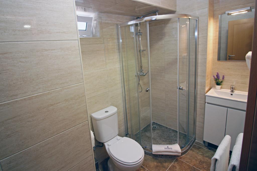 Geresiana Apartamentos Bagian luar foto